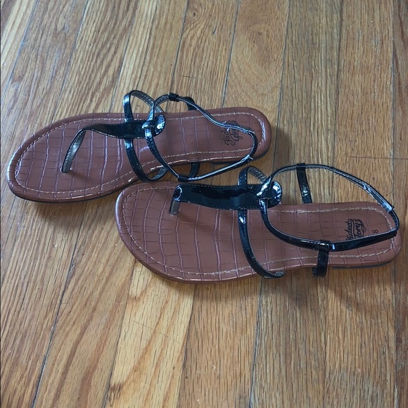 Sandals - Picture 2 of 4